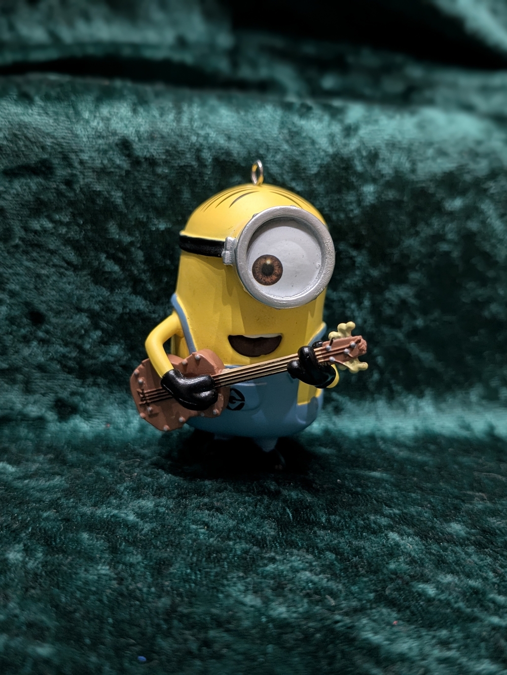 Despicable Me Minion Stuart Ornament Plastic Guitar Holiday